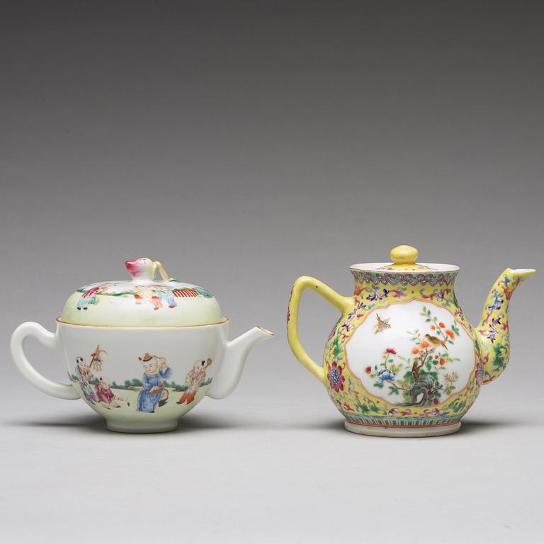 Two Chinese famille rose tea pots, late Qing dynasty, circa 1900.