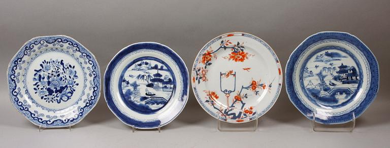 TALLRIKAR, 4 st, porslin, Kina. 1700-1800-tal.