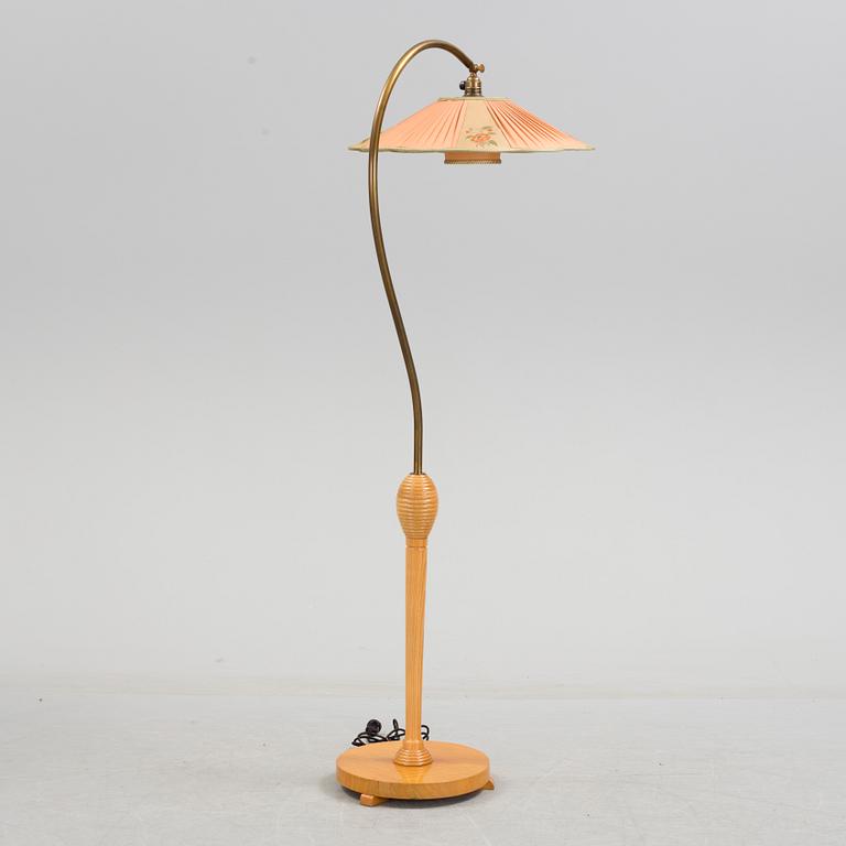 A 1940's floor lamp.