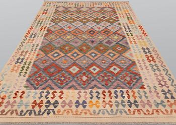 Kilim, classic design carpet, 337 x 244 cm.