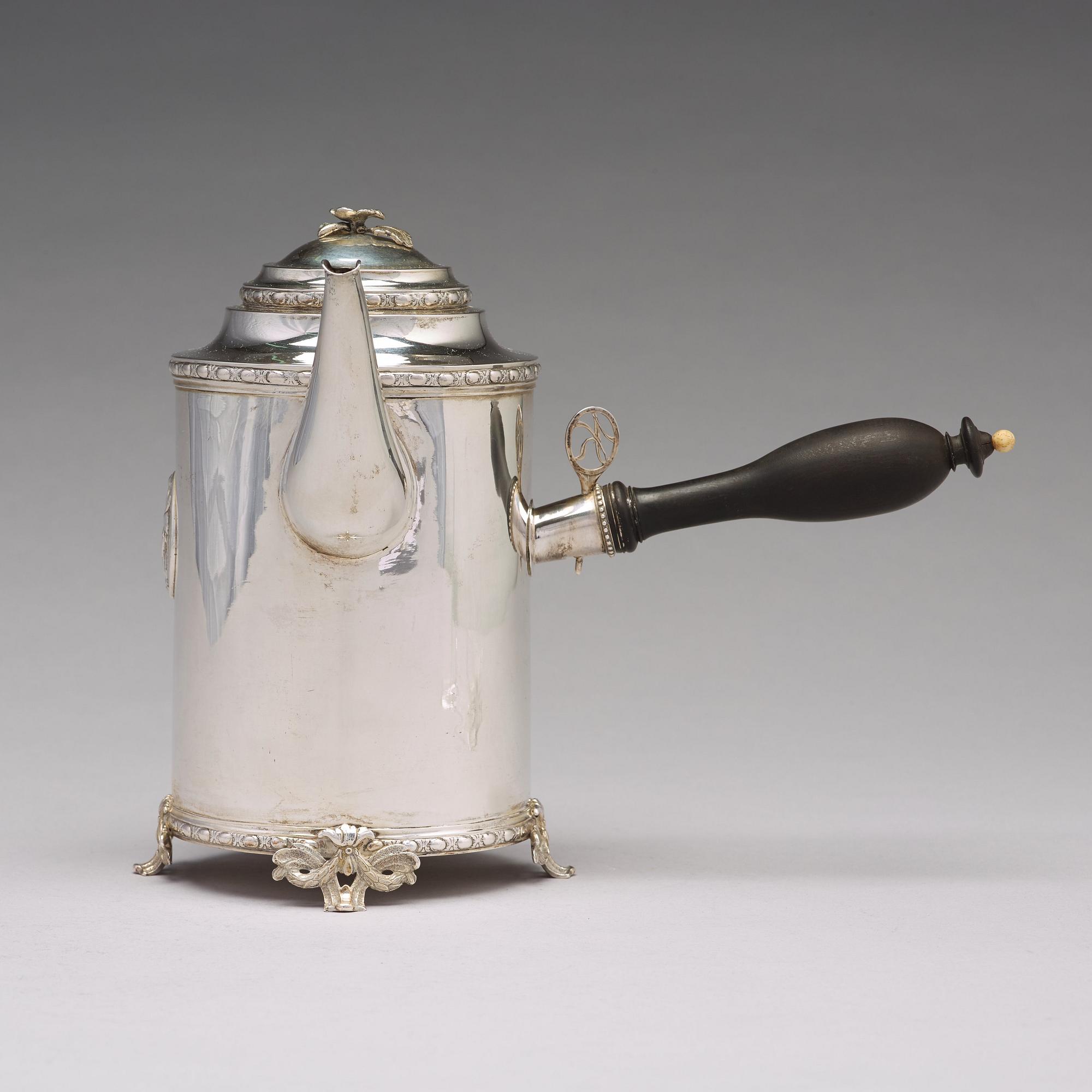 Johan Schvart, kaffekanna/cylinderkanna, silver, Karlskrona 1791. Gustaviansk.