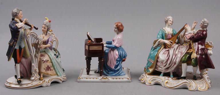 FIGURINER, 3 st, porslin, Rokokostil, Dresden, 1900-talets första hälft.