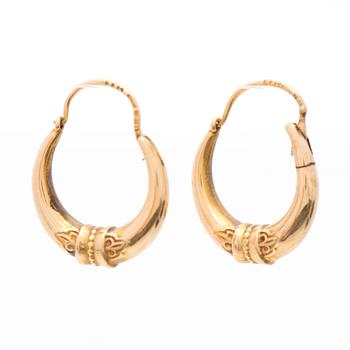 A PAIR OF EARRINGS, 18K gold. Finland.