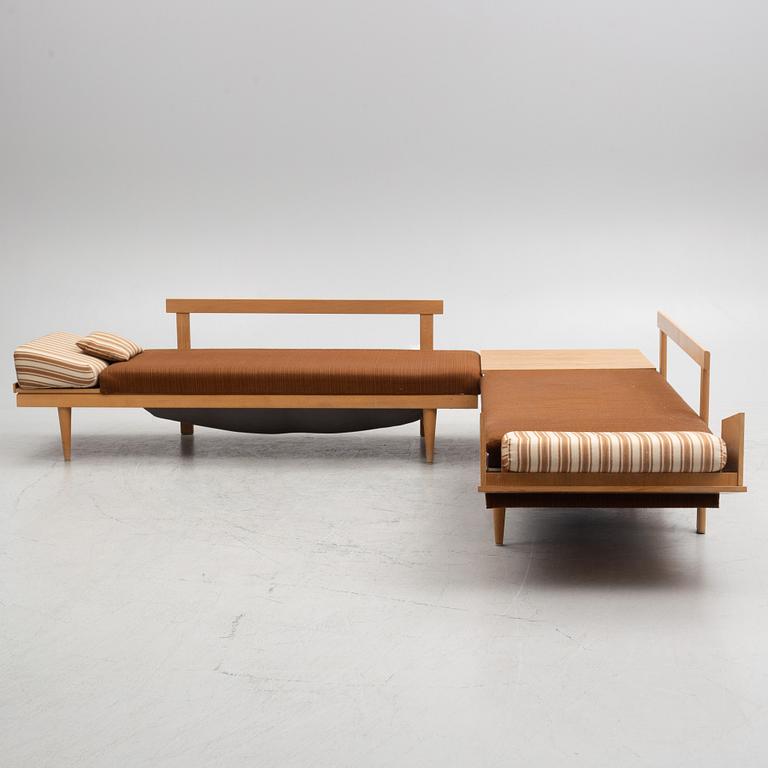 Ingmar Relling, sofas and side table "Svane", Ekornes Fabrikker A/S, Norway, 1970s.