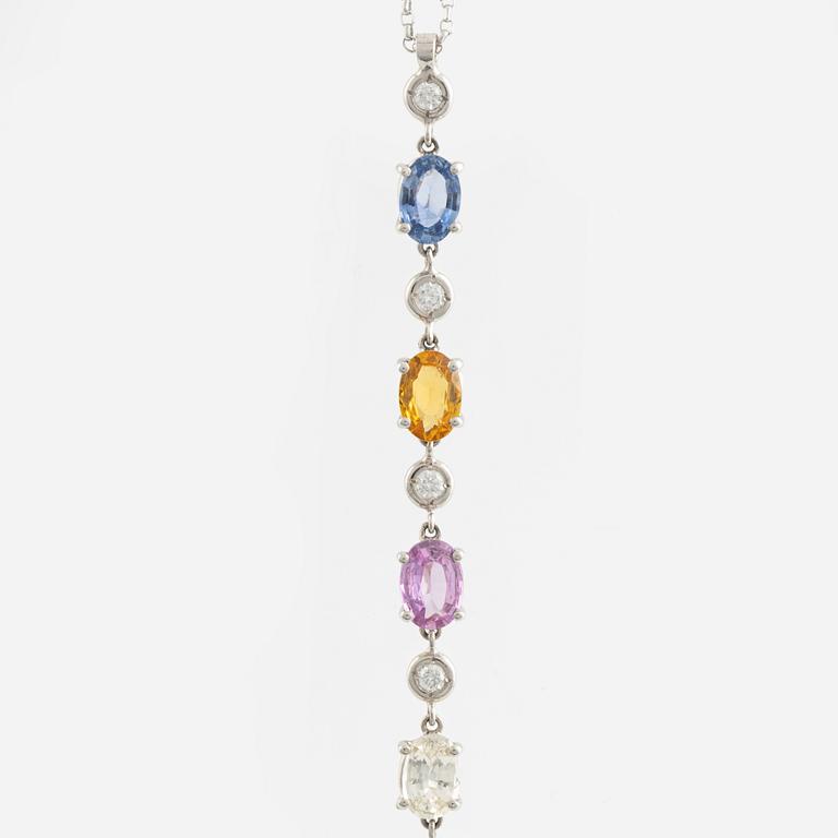Collier med multifärgade safirer, morganiter och briljantslipade diamanter.