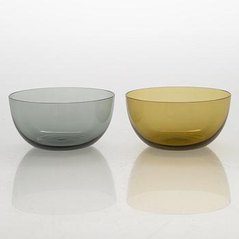 Kaj Franck, two serving bowls, model '1329' and eigth dessert bowls, '1340', Nuutajärvi Notsjö.