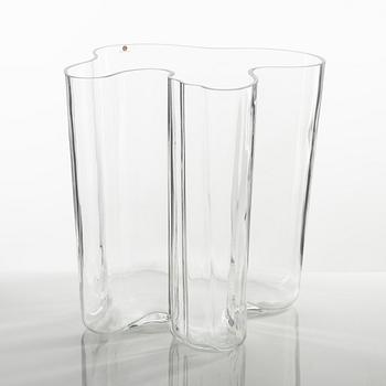 Alvar Aalto, vas, glas, modell 3031, Iittala, Finland, signerad.