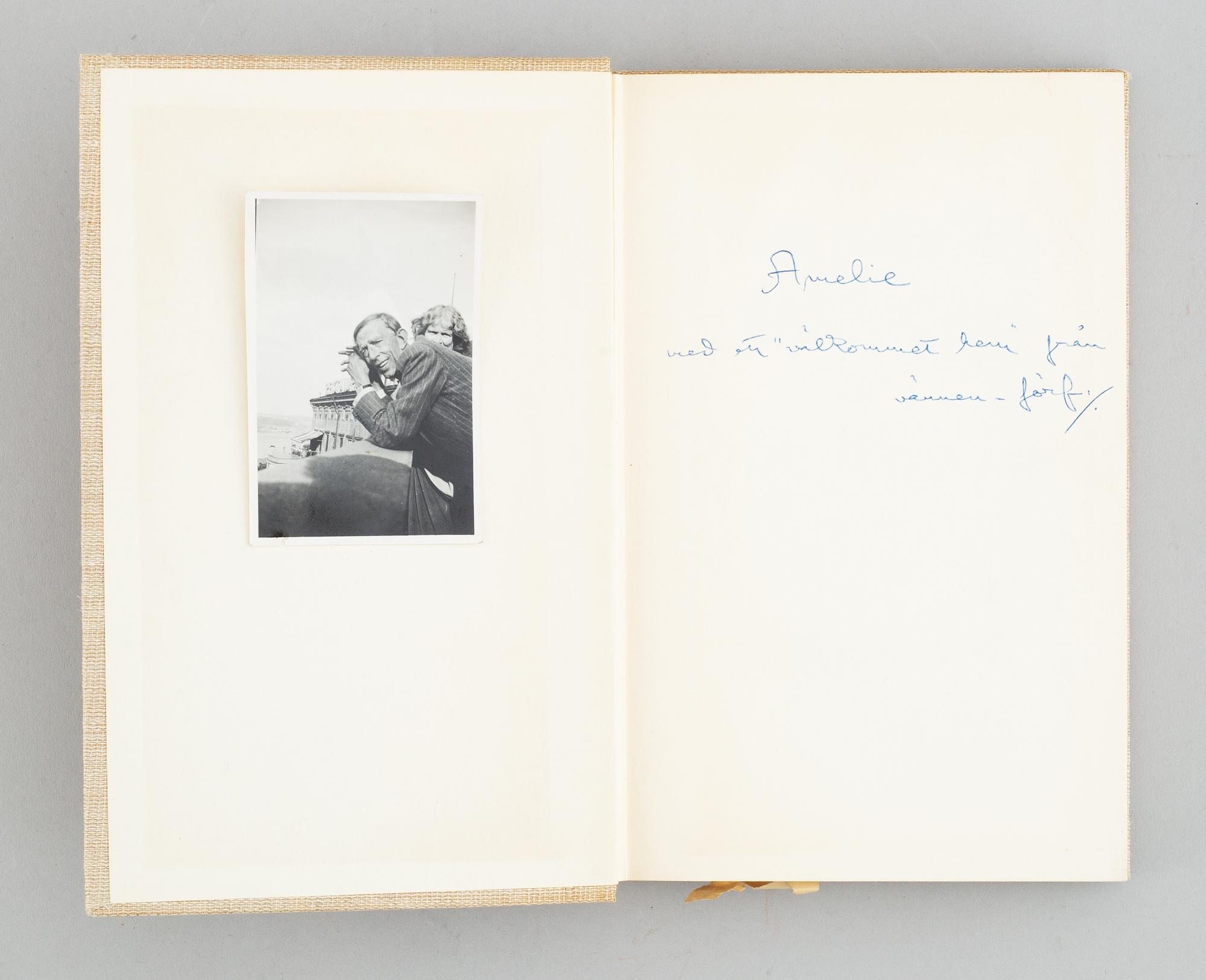 Böcker, 25 volymer. Parti dedikationsexemplar av Prins Wilhelm (8), prins Eugen (2) och Poul Bjerre (12).