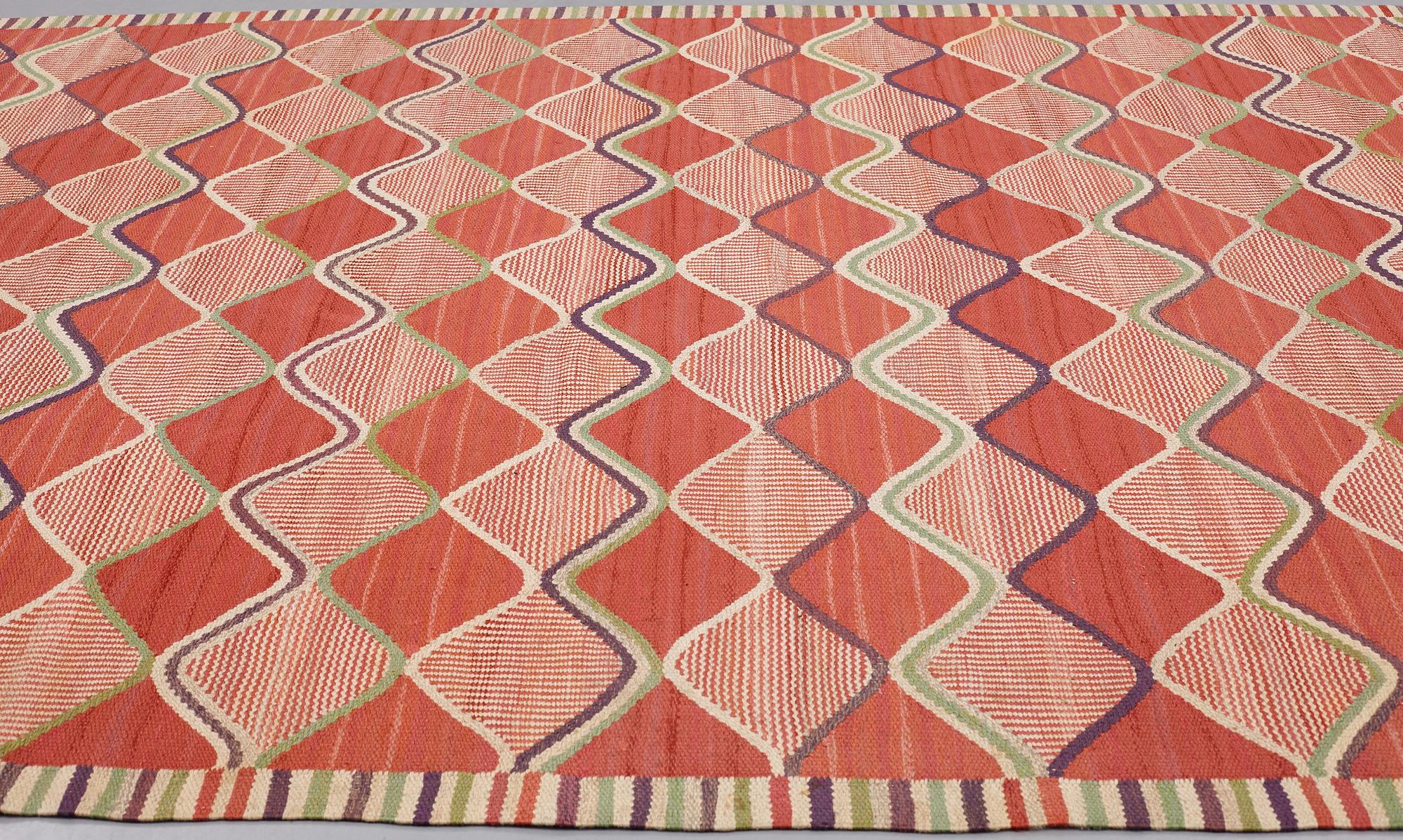 Barbro Nilsson, MATTO, "Rödspättan", flat weave, ca 313,5 x 203 cm, signed AB MMF BN.