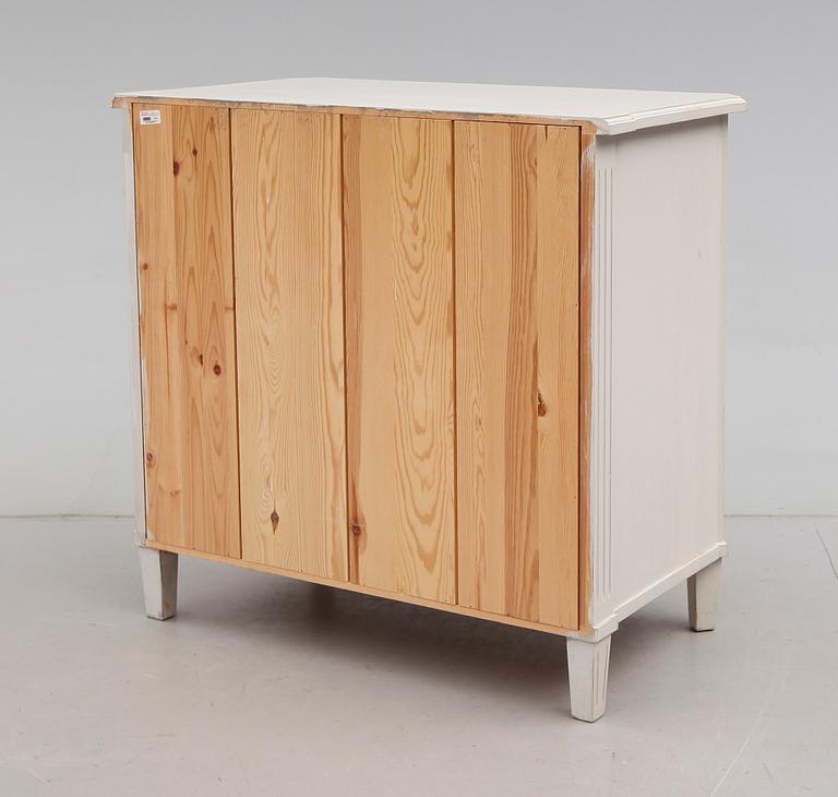 BYRÅ, gustaviansk stil, 1900-talets andra hälft.