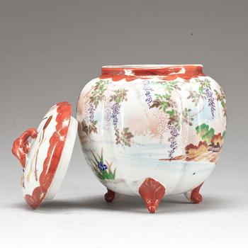 URNA, Japan. Sekelskiftet 1800/1900.