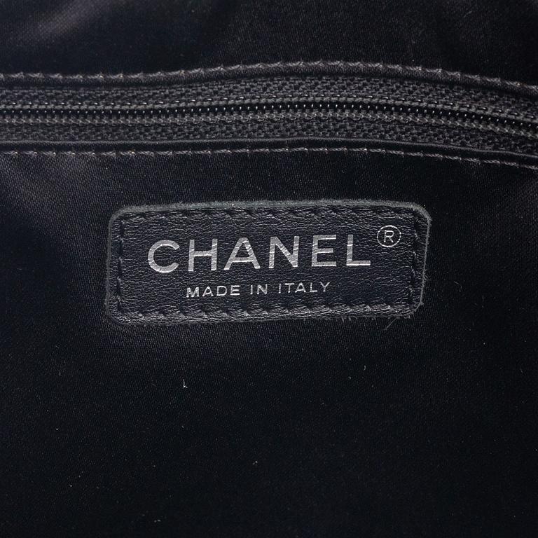 Chanel, A black caviar leather "Shopping Tote" bag, 2013-2014.