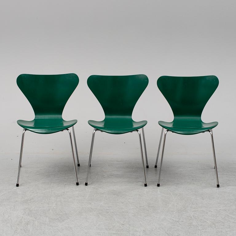 ARNE JACOBSEN, three 'Series 7' chairs from Fritz Hansen, Denmark, 1979.