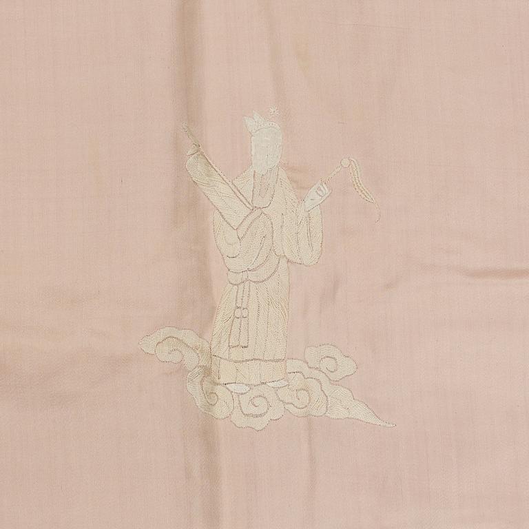 ÖVERKAST, broderat siden. Qingdynasty, omkring 1900.