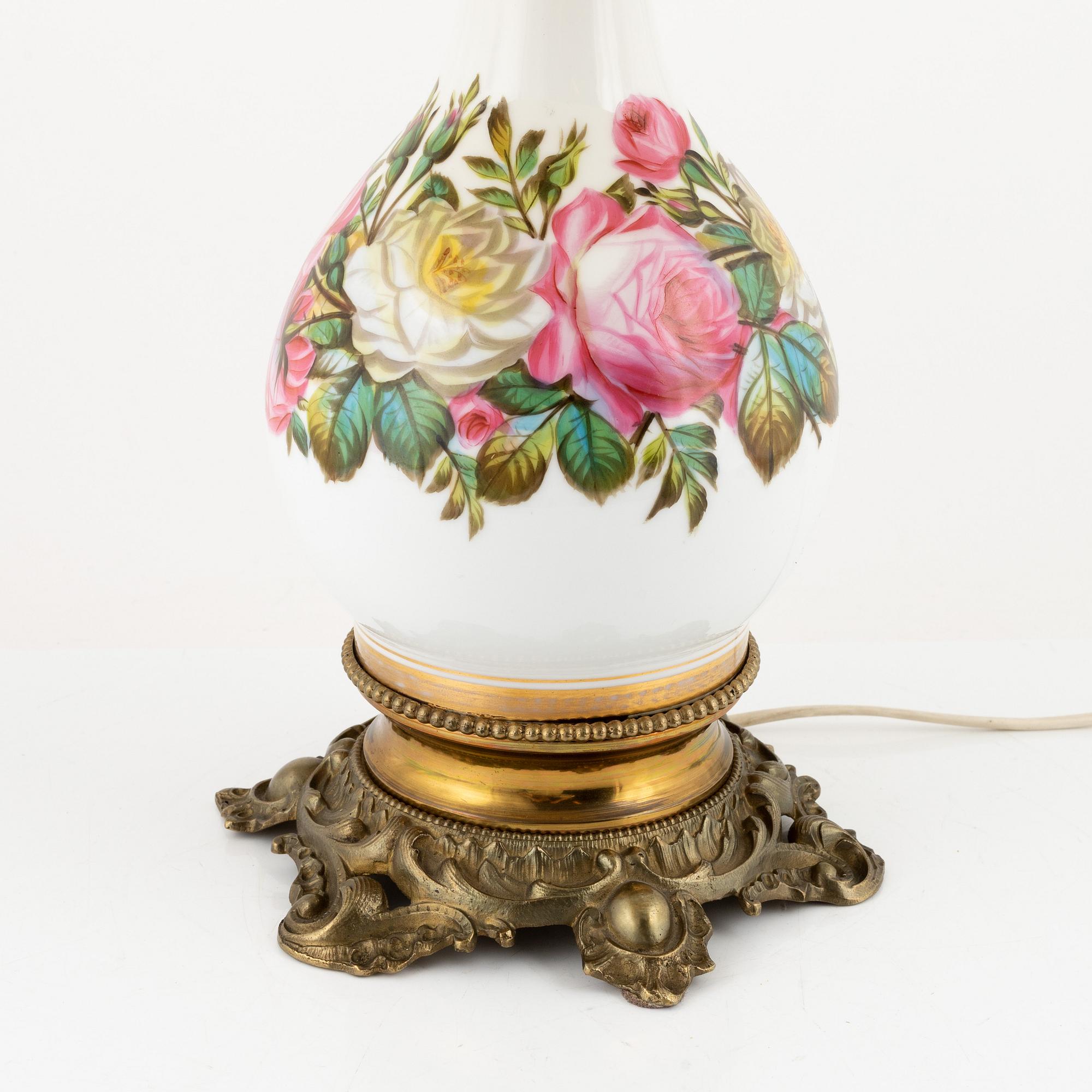 A porcelain table light, 20th Century.