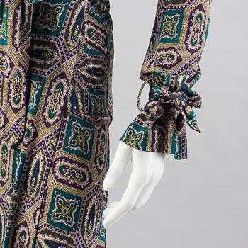 A wrapdress by Diane von Furstenbeg.