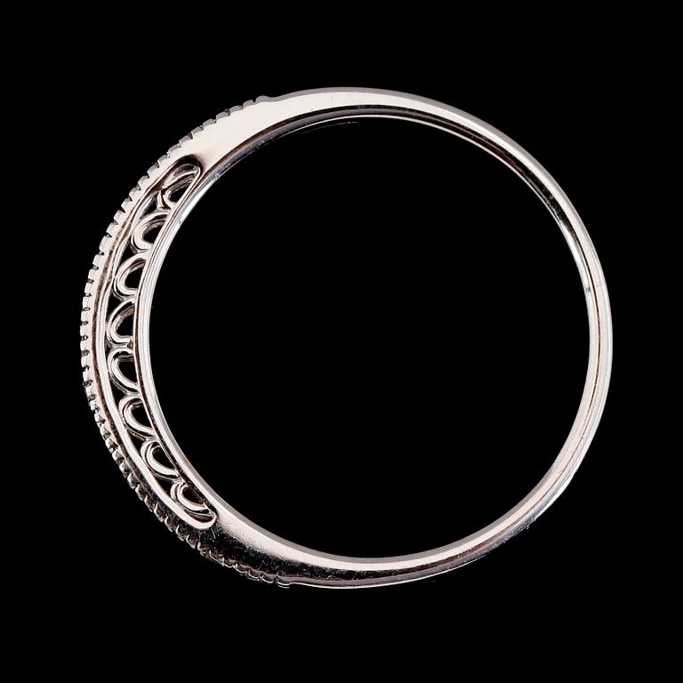 RING, 10K vitguld, diamanter tot ca 0.13 ct.