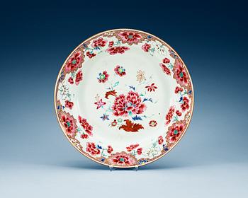 1436. A famille rose serving dish, Qing dynasty, Yongzheng (1723-35).