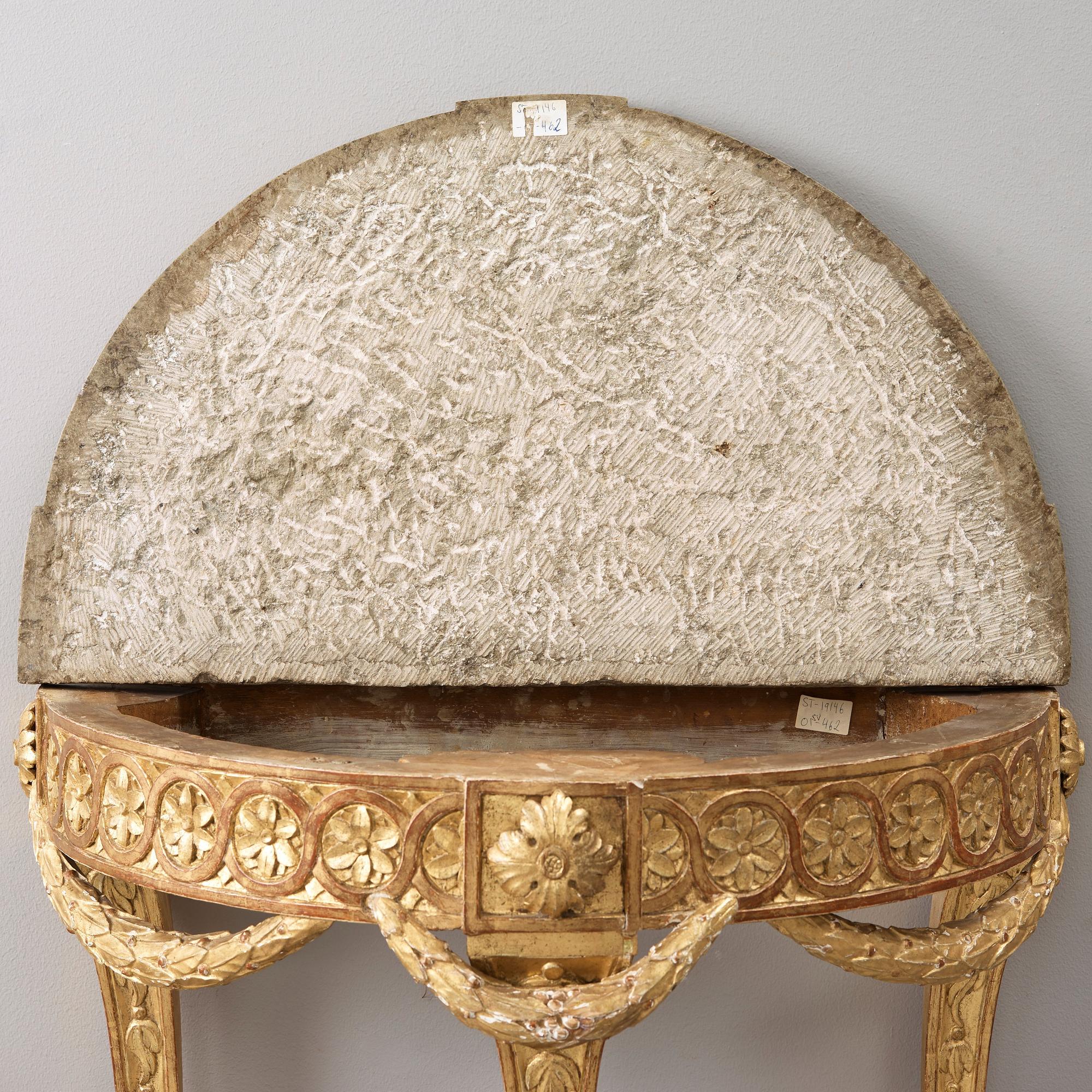 KONSOLBORD. Gustavianskt stockholmsarbete, 1700-talets slut.