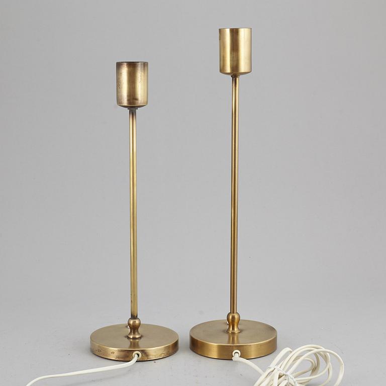 A pair of Josef Frank table lamps, model no 2332/2. Firma Svenskt Tenn.