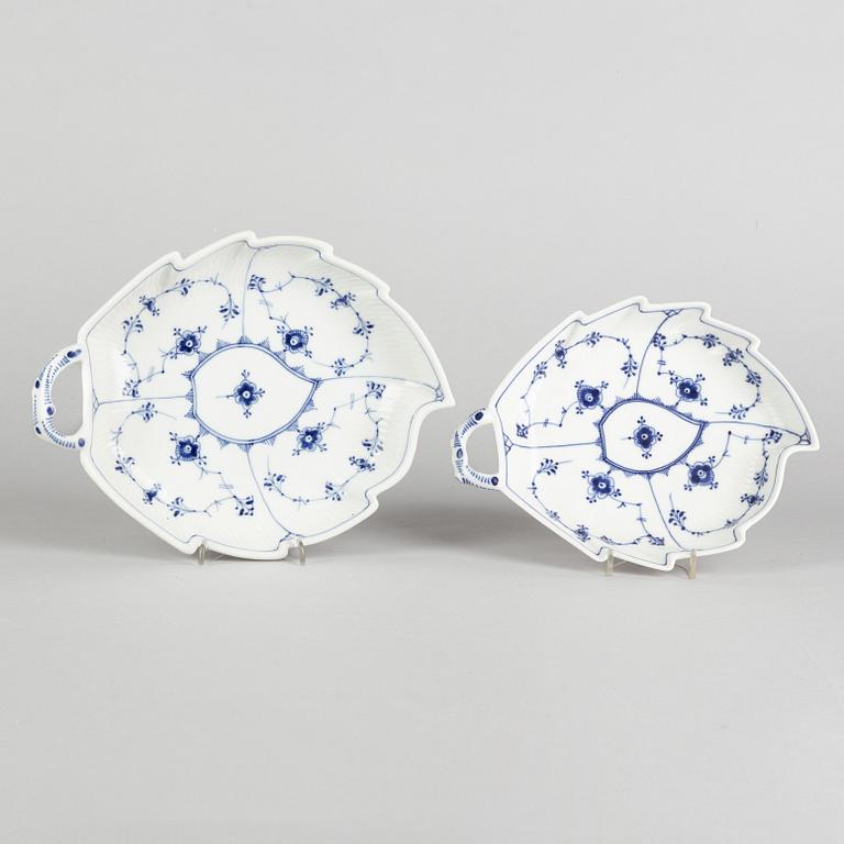 Two 'Blue Fluted Plain' porcelain 'leaf' dishes, Royal Copenhagen, model 144 and 145, 1898-1923.