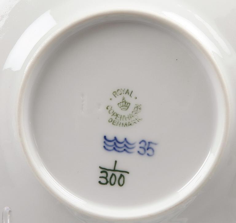 KAFFESERVISDELAR, 14 st, porslin, "Musselmalet", Kunglig dansk.