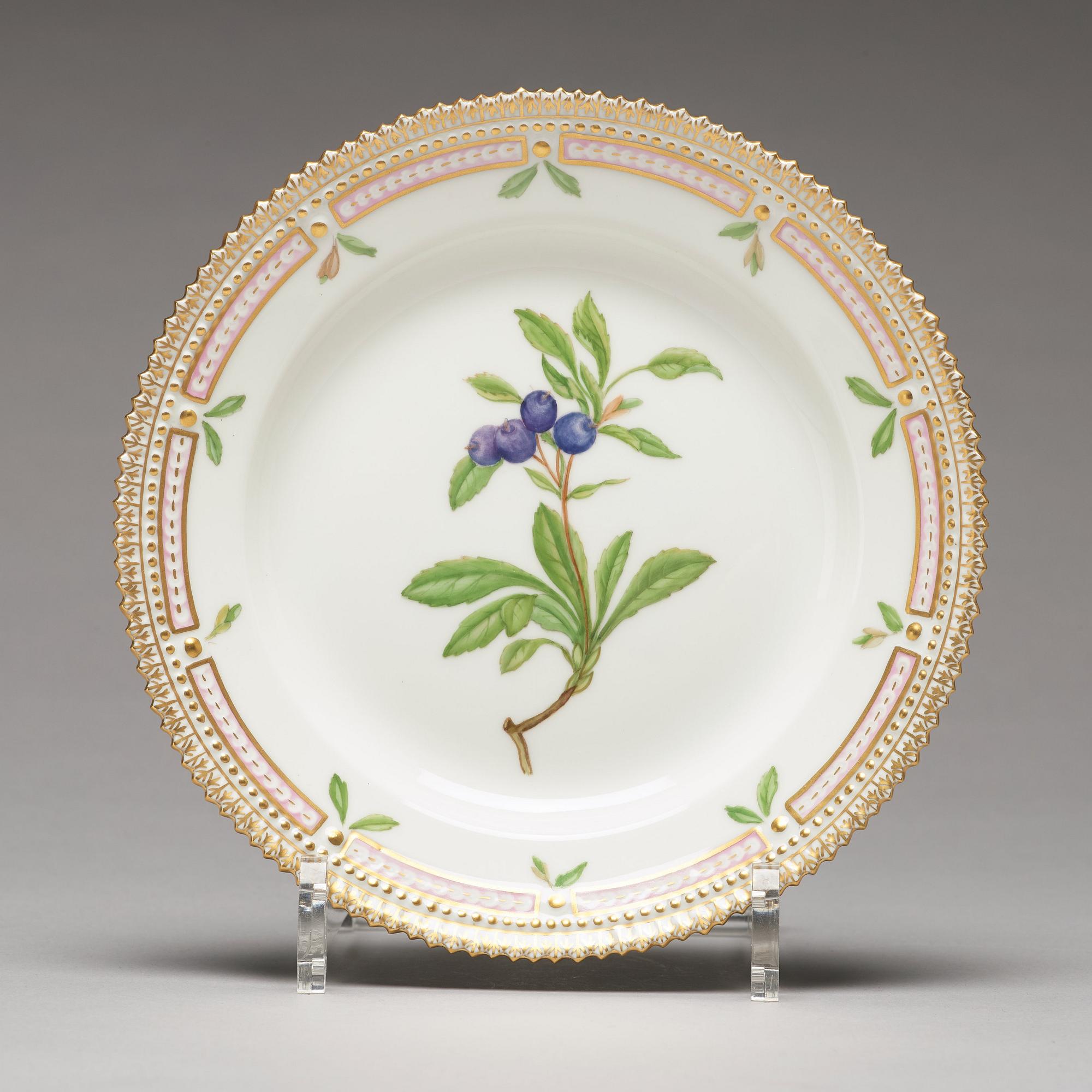 A set of six Royal Copenhagen, 'Flora Danica' dishes, Denmark, 20th Century.