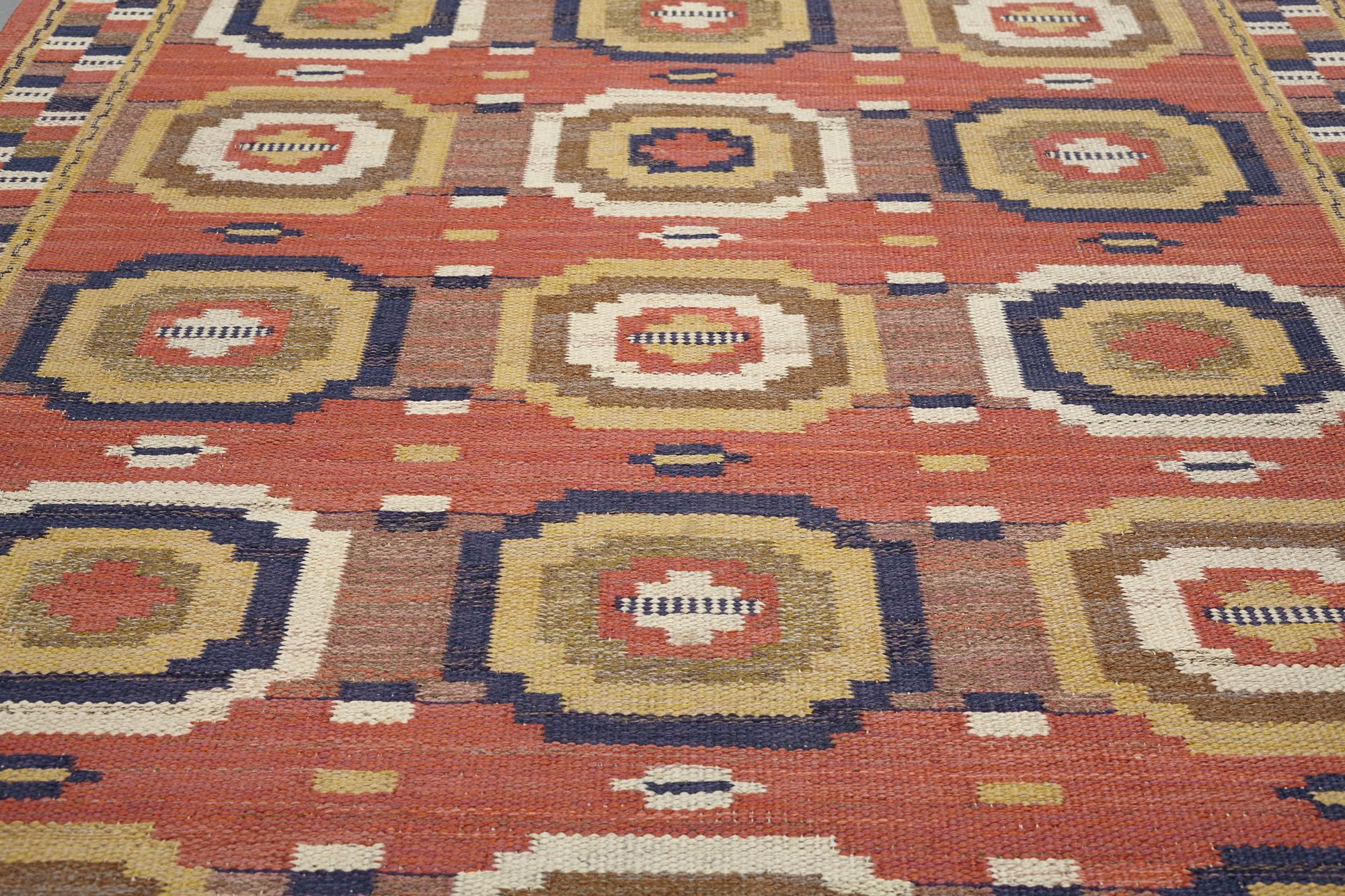 Märta Måås-Fjetterström, matta, "Röda åttan", rölakan, ca 255-257 x 149-150,5 cm, signerad AB MMF.