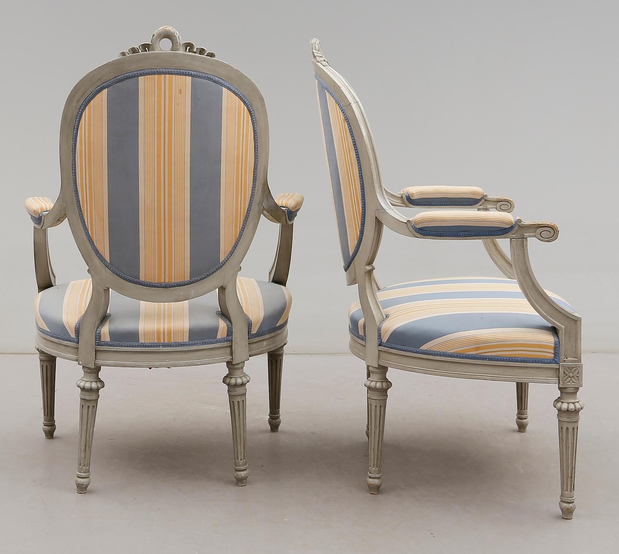 KARMSTOLAR, 1 par, gustaviansk stil, 1900-talets andra hälft.