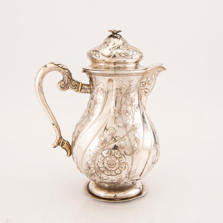 Kaffekanna Rokokostil 1900-tal silver (ostämplad).