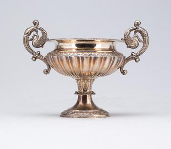 KONFEKTSKÅL, silver, Danmark, 1831/40. Vikt ca 300 g.