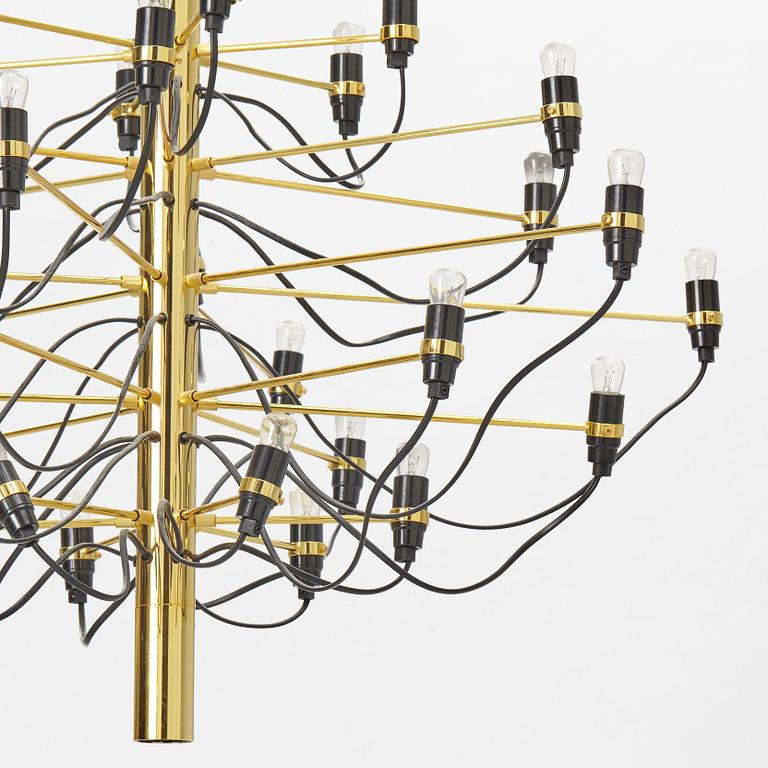 Gino Sarfatti, a model 2097/30 chandelier, Flos, Italy.