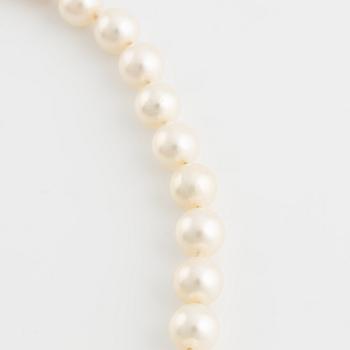 Collier med odlade pärlor, bajonettlås 18K guld.