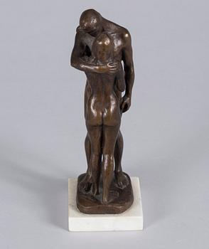 GUDMAR OLOVSON, skulptur, kallbronserad konstmassa. Signerad.