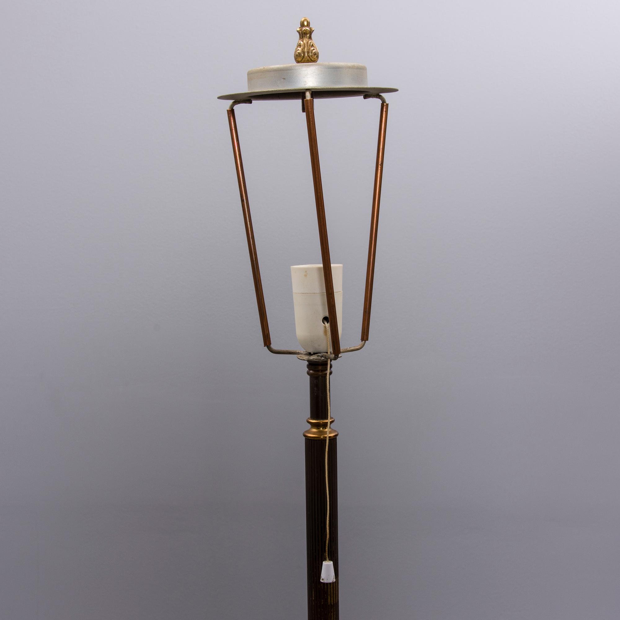 GOLVLAMPA, 1900-talets senare hälft.