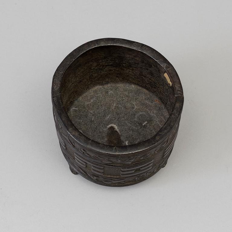 A bronze censer, late Qing dynasty, 19th Century.