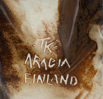FIGURIINI, keramiikkaa, design Taisto Kaasinen, signeerattu TK, Arabia.