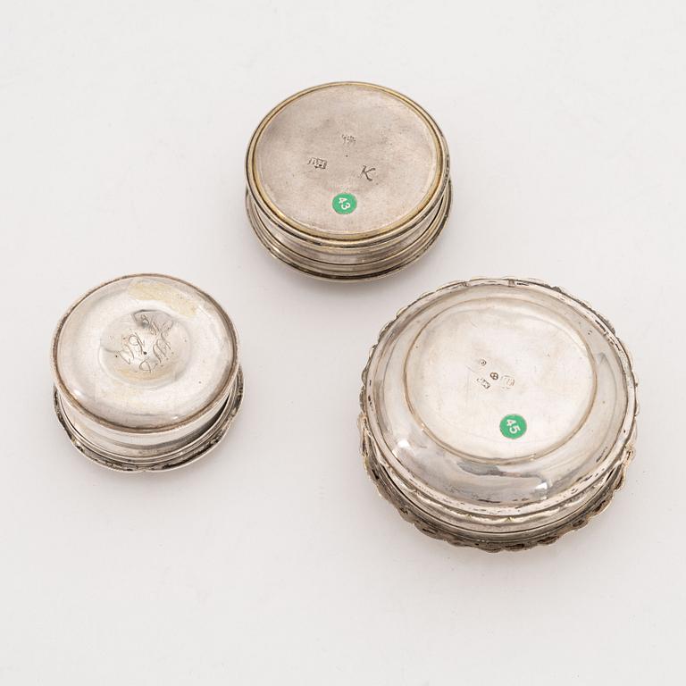 A set of three silver snuff-boxes, 18th and 19th Century.