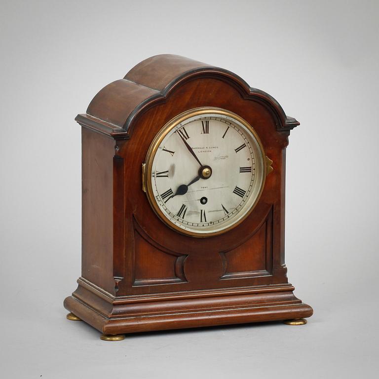 BORDSPENDYL, Barrauds & Lunds, London, no 7887, England omkr 1900.