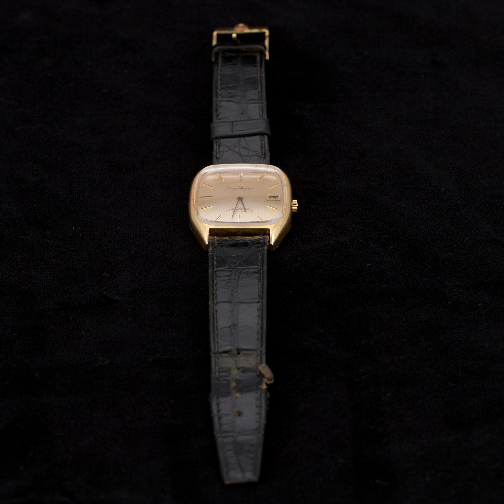ARMBANDSUR. 18 K. Omega constelation automatic, chronometer.