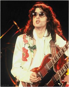 Edward Finnell, "Jimmy Page - Led Zeppelin, Los Angeles, June 21, 1977".