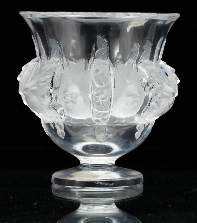 SKÅL PÅ FOT, glas, signerad Lalique France.