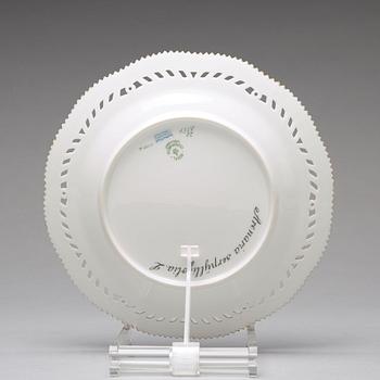 A set of 12 Royal Copenhagen 'Flora Danica' dessert dishes, Denmark, 20th Century.
