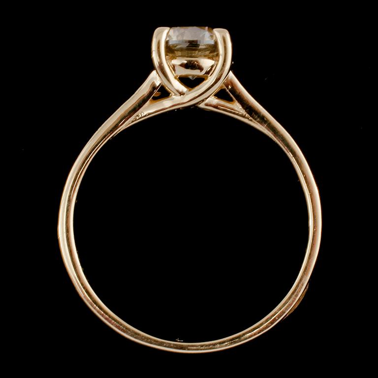 RING, 14k med briljantslipad diamant, ca 0.90 ct, 2000-tal. Vikt 4 g.