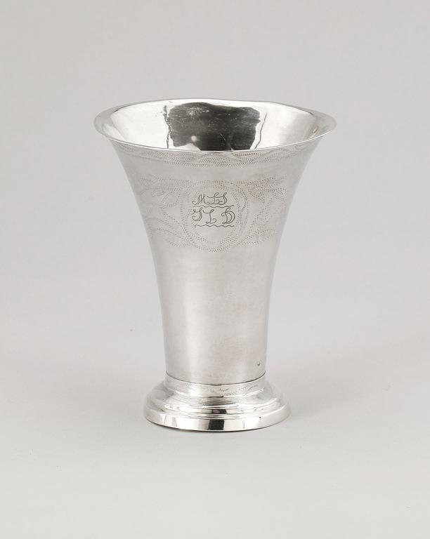 BÄGARE, silver, Johan Petter Hjulström, Västerås, 1824. Ca 165 g.