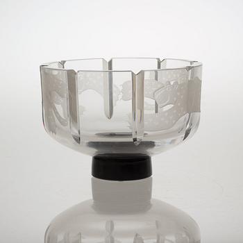 A Gunnar Cyrén cut and blasted glass bowl, Orrefors.