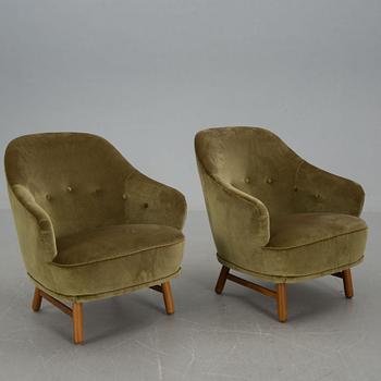 FÅTÖLJER, ett par, 1900-talets mitt, etikettmärkta Maurs möbler, Växjö.