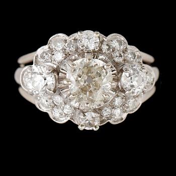 RING, 18 k vitguld, diamanter tot ca 2.50 ct.