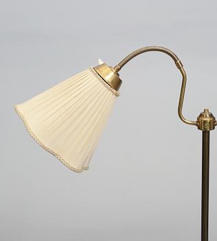 GOLVLAMPA, omkring 1900-talets mitt.