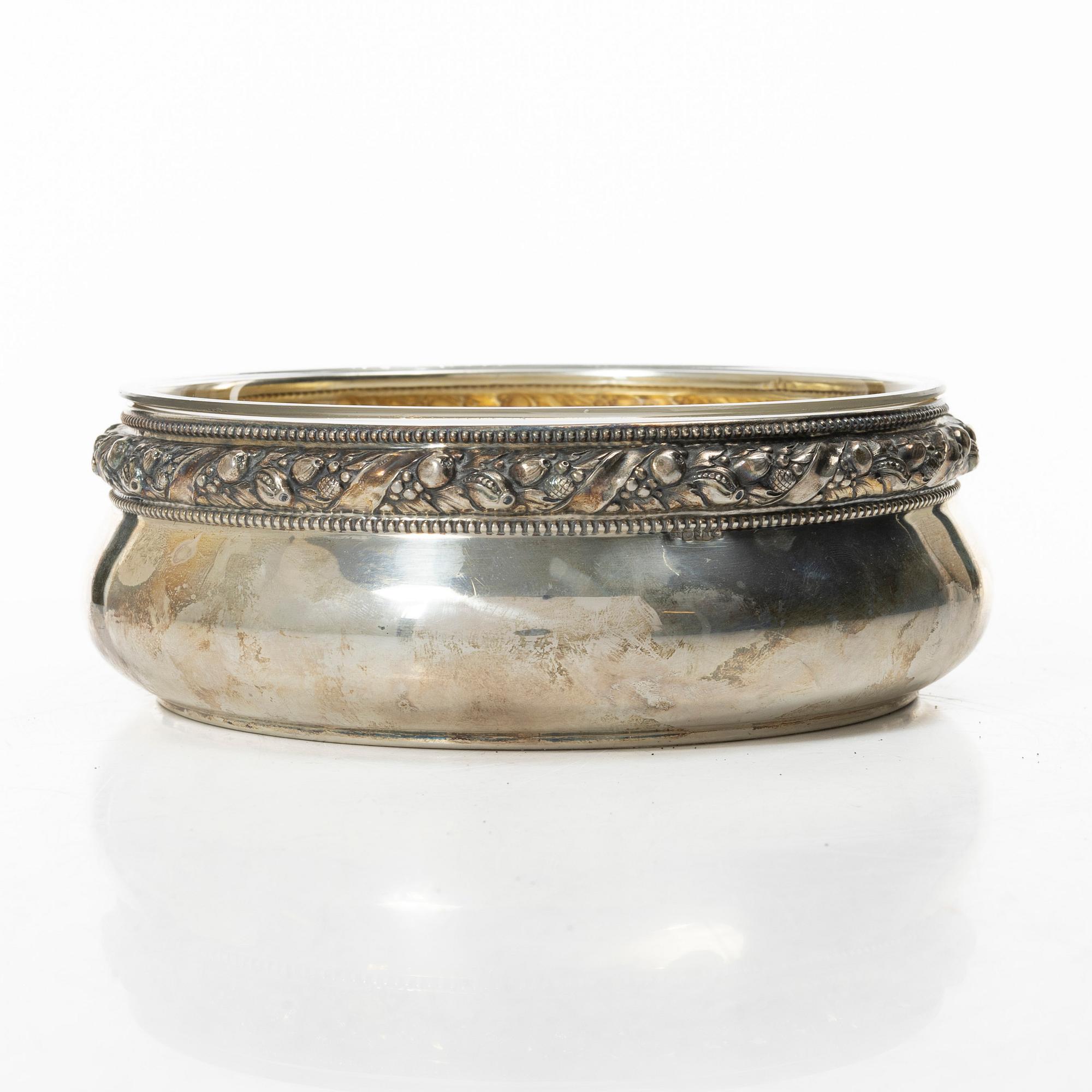 A silver and glass coaster, Samuel Pettersson, Norrköping, 1918.